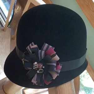 Black wool felt cloche hat | Giovannio New York